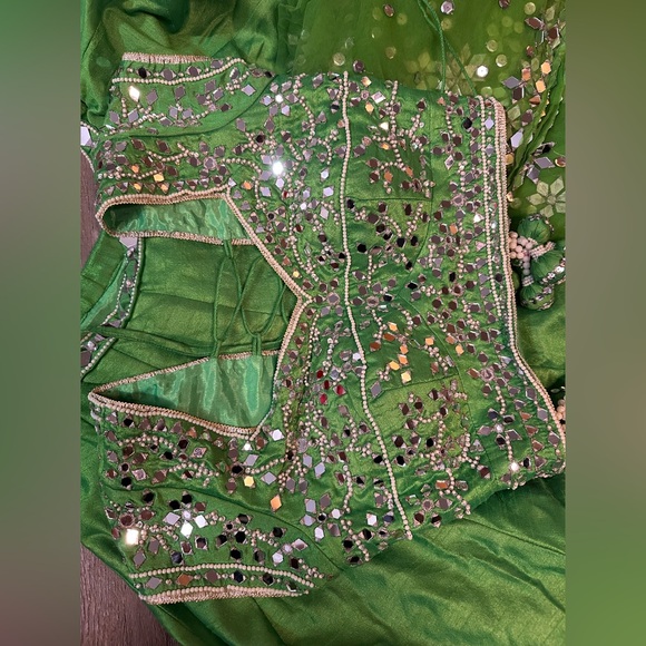 SOLD Preeti s Kapoor 3 pc lehenga set - Picture 6 of 12